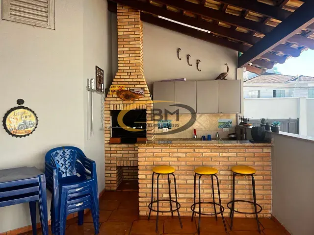 Casa com 501m² 4 quartos e 4 banheiros, à venda, no bairro Parque Residencial Alcântara em Londrina