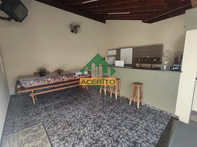 Casa com 215m² 3 quartos e 3 banheiros, à venda, no bairro Monte Carlo em Araçatuba