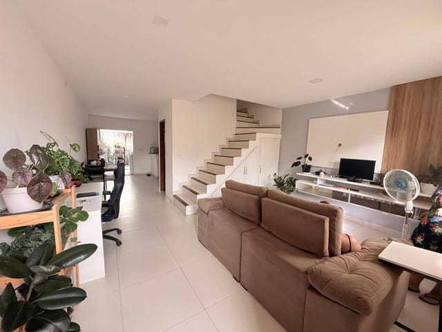 Casa com 113m² 3 quartos e 3 banheiros, à venda, no bairro Verde Mares em Macaé