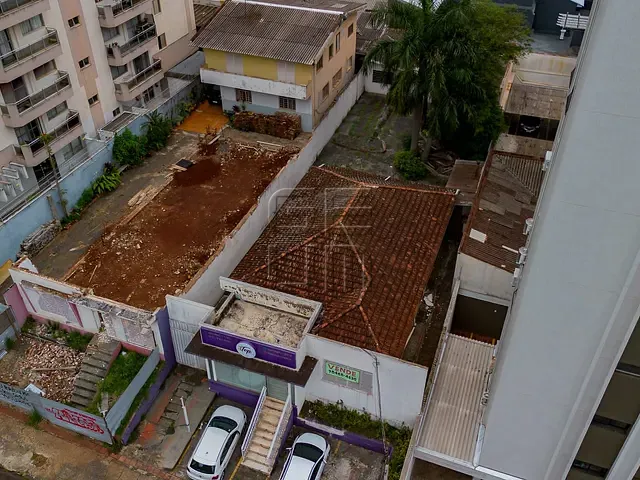 Casa com 563m², à venda, no bairro Centro em Londrina