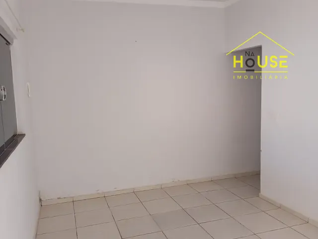 Casa 2 quartos e 1 banheiro, à venda, no bairro Parque Universitário em Fernandópolis