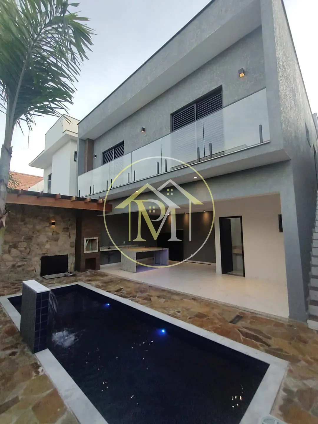 Casa, 3 quartos, 218 m² - Foto 1