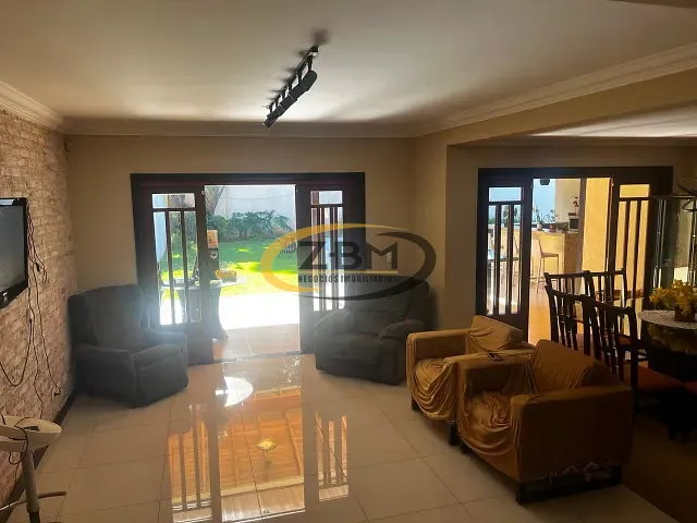 Casa com 612m² 4 quartos e 5 banheiros, à venda, no bairro Tucanos em Londrina