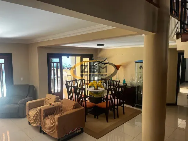 Casa com 612m² 4 quartos e 5 banheiros, à venda, no bairro Tucanos em Londrina