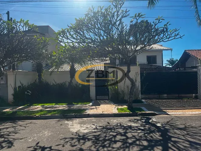 Casa com 612m² 4 quartos e 5 banheiros, à venda, no bairro Tucanos em Londrina