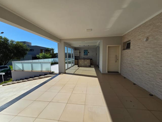 Casa 3 quartos e 4 banheiros, para alugar, no bairro Jardim Nova São João em São João da Boa Vista