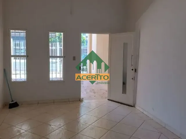 Casa com 300m² 3 quartos e 3 banheiros, para alugar, no bairro Vila Mendonça em Araçatuba