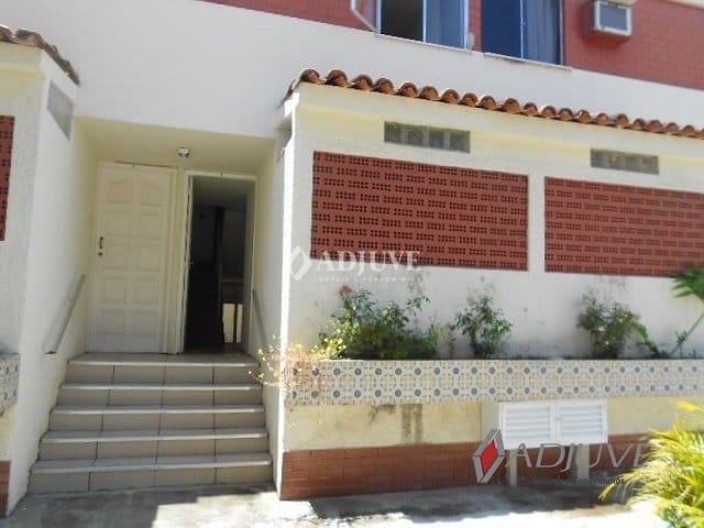 Casa à venda com 2 quartos, 60m² - Foto 1