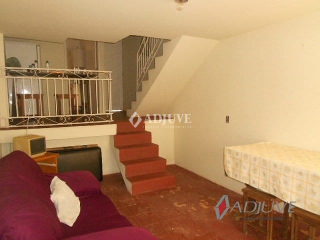 Casa à venda com 2 quartos, 60m² - Foto 11