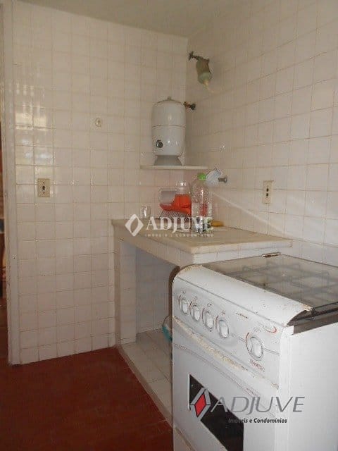 Casa à venda com 2 quartos, 60m² - Foto 8