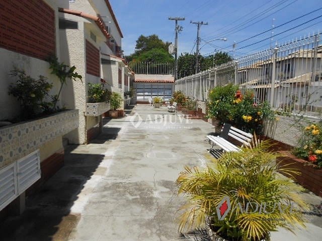Casa à venda com 2 quartos, 60m² - Foto 15