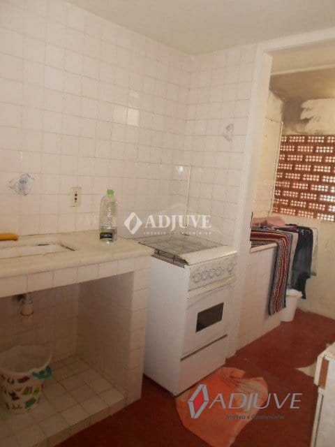 Casa à venda com 2 quartos, 60m² - Foto 9