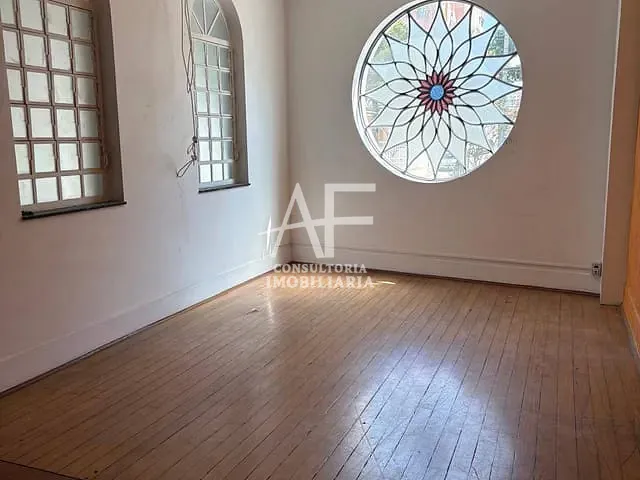 Casa com 190m², para alugar, no bairro Jardim das Nações em Taubaté