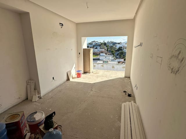 Casa 3 quartos e 5 banheiros, à venda, no bairro Lagoa em Macaé
