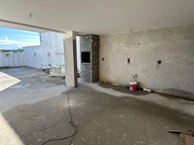 Casa 3 quartos e 5 banheiros, à venda, no bairro Lagoa em Macaé