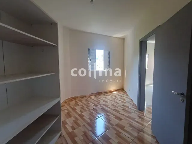 Casa 2 quartos e 1 banheiro, para alugar, no bairro Chácara Adriana Aparecida em Carapicuíba