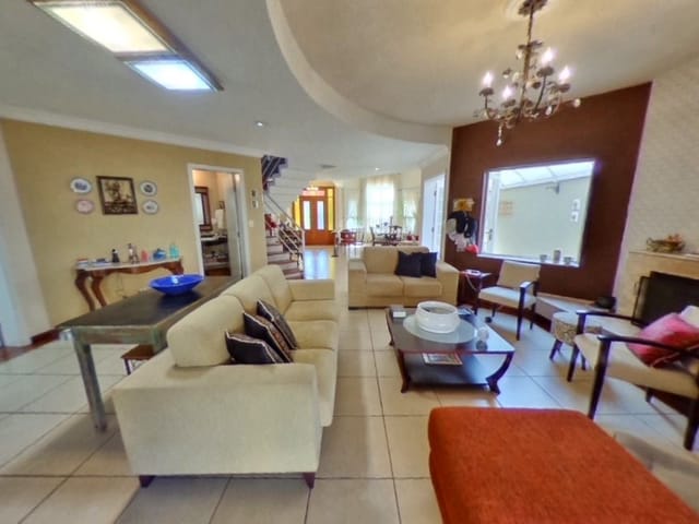 Casa com 415m² 4 quartos e 4 banheiros, à venda, no bairro Urbanova em São José dos Campos