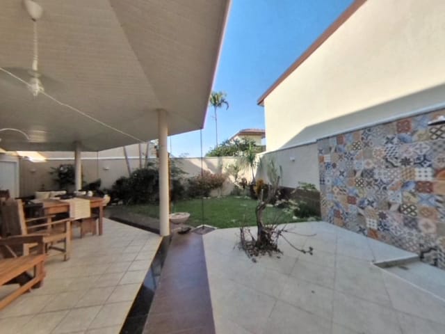 Casa com 415m² 4 quartos e 4 banheiros, à venda, no bairro Urbanova em São José dos Campos