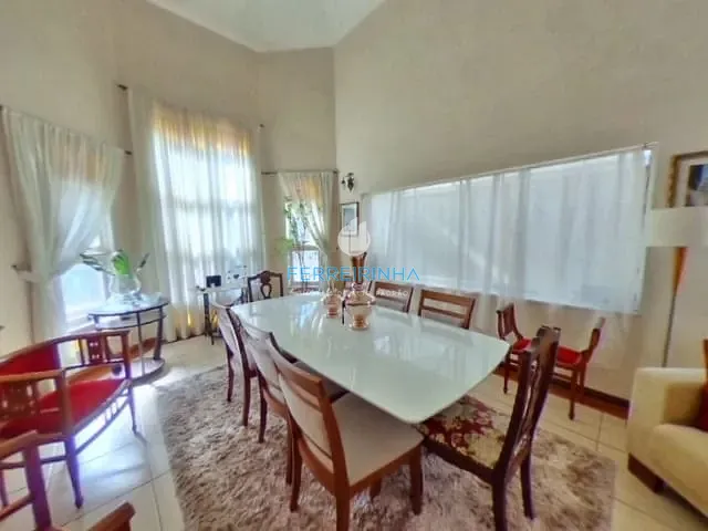 Casa com 415m² 4 quartos e 4 banheiros, à venda ou para alugar, no bairro Urbanova em São José dos Campos