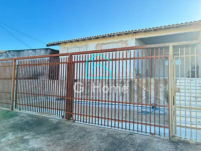Casa com 271m² 3 quartos e 2 banheiros, à venda, no bairro Jardim Tókio em Londrina