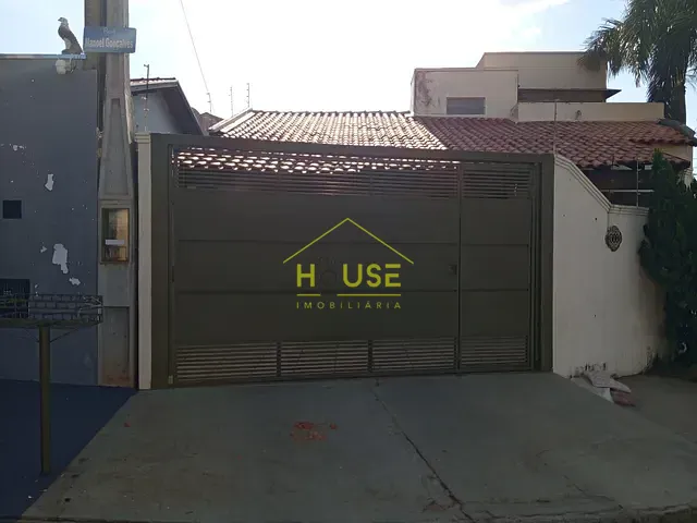 Casa 2 quartos e 1 banheiro, para alugar, no bairro Parque Universitário em Fernandópolis