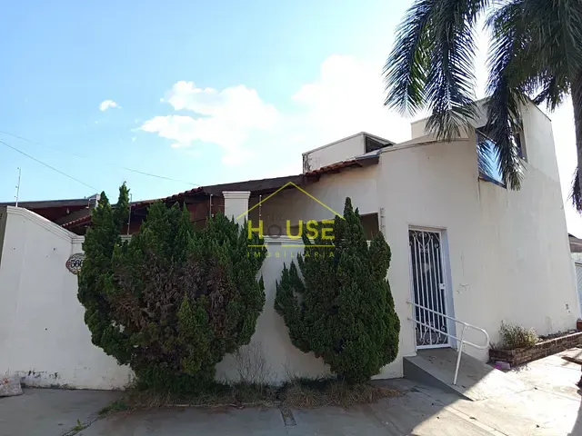 Casa 2 quartos e 1 banheiro, para alugar, no bairro Parque Universitário em Fernandópolis