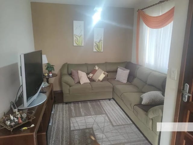 Casa 5 quartos e 2 banheiros, à venda, no bairro Bacacheri em Curitiba