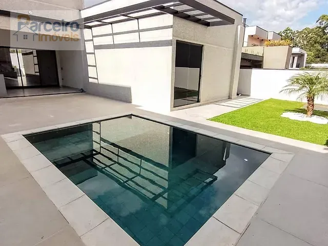 Casa 3 quartos e 4 banheiros, à venda, no bairro Chácaras Maringá em Atibaia