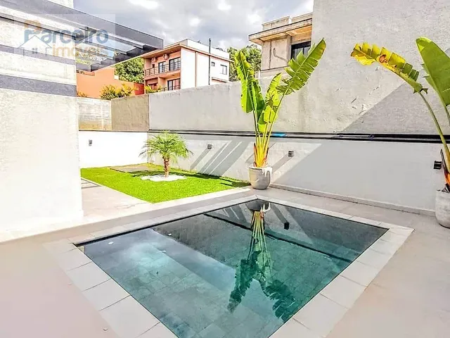 Casa 3 quartos e 4 banheiros, à venda, no bairro Chácaras Maringá em Atibaia