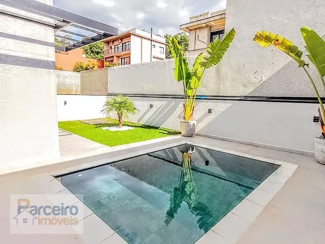 Casa 3 quartos e 4 banheiros, à venda, no bairro Chácaras Maringá em Atibaia