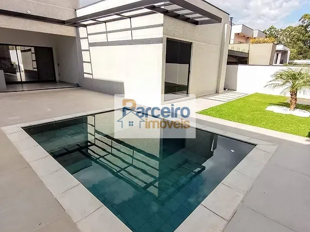 Casa 3 quartos e 4 banheiros, à venda, no bairro Chácaras Maringá em Atibaia
