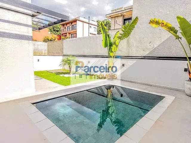 Casa 3 quartos e 4 banheiros, à venda, no bairro Chácaras Maringá em Atibaia