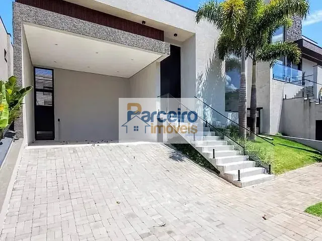 Casa 3 quartos e 4 banheiros, à venda, no bairro Chácaras Maringá em Atibaia
