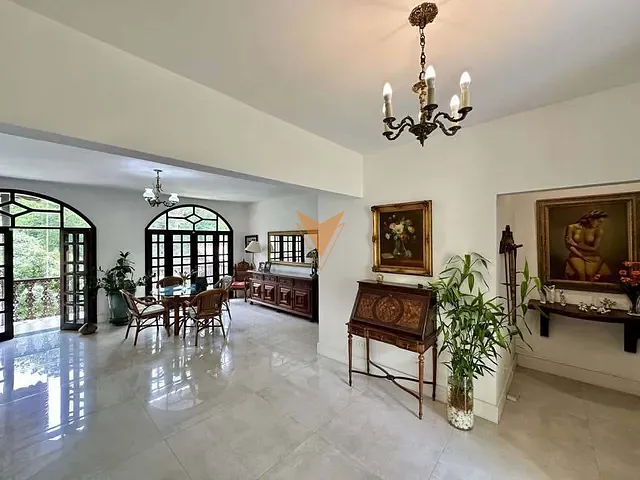 Casa 5 quartos e 8 banheiros, à venda, no bairro Chácaras do Refúgio-Granja Viana em Cotia