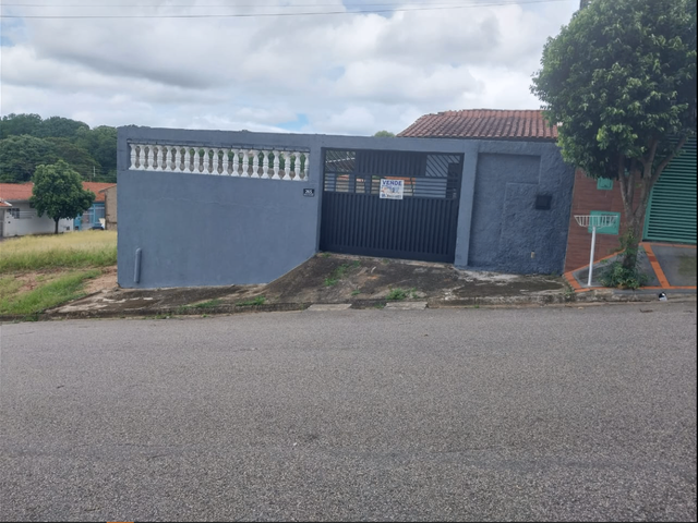 Casa com 250m² 2 quartos e 1 banheiro, à venda ou para alugar, no bairro Jardim São Salvador em São João da Boa Vista