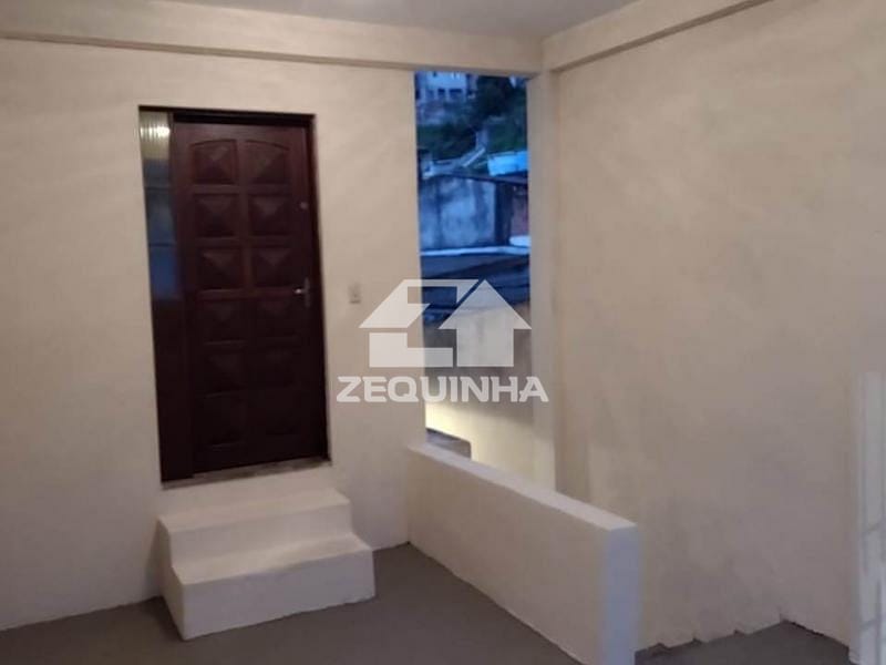 Casa à venda com 3 quartos, 160m² - Foto 2