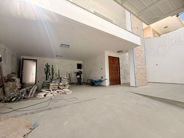 Casa 3 quartos e 4 banheiros, à venda, no bairro Jardim Vitória em Macaé