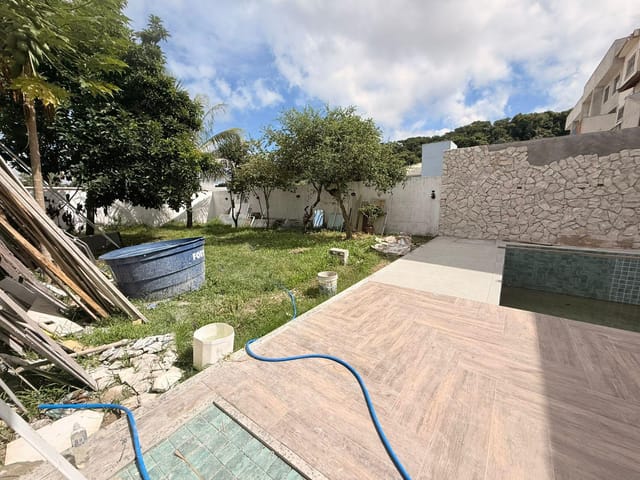 Casa 3 quartos e 4 banheiros, à venda, no bairro Jardim Vitória em Macaé