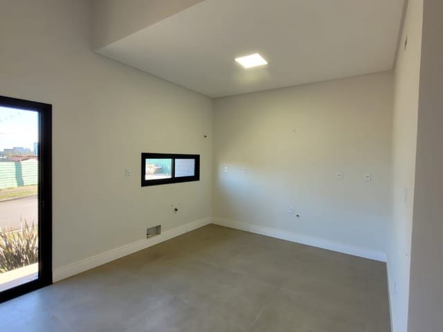 Casa com 311m² 3 quartos e 3 banheiros, à venda, no bairro Jardim Carvalho em Ponta Grossa