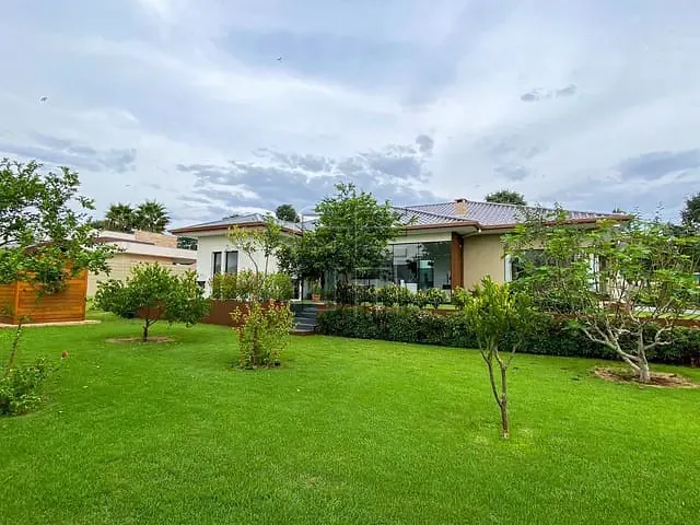 Casa com 1300m² 3 quartos e 5 banheiros, à venda, no bairro Esperança em Londrina