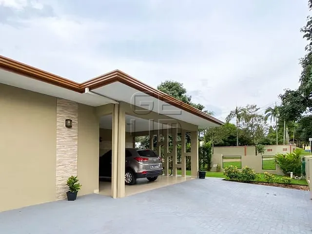Casa com 1300m² 3 quartos e 5 banheiros, à venda, no bairro Esperança em Londrina