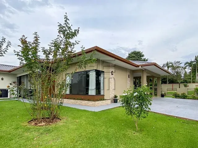 Casa com 1300m² 3 quartos e 5 banheiros, à venda, no bairro Esperança em Londrina