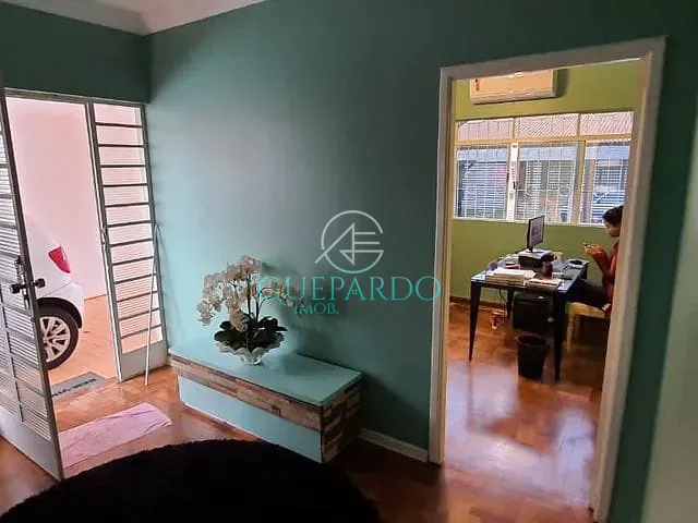 Casa com 330m² 5 quartos e 3 banheiros, à venda, no bairro Petrópolis em Londrina