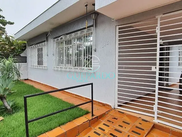 Casa com 330m² 5 quartos e 3 banheiros, à venda, no bairro Petrópolis em Londrina
