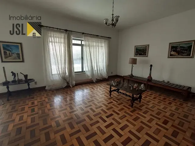 Casa com 627m² 4 quartos e 1 banheiro, à venda, no bairro Vila Resende em Caçapava