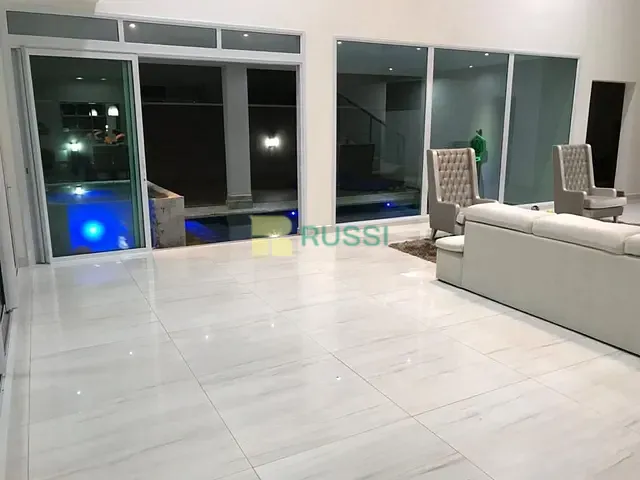 Casa com 1200m² 6 quartos e 8 banheiros, à venda, no bairro Condomínio Chácara Serimbura em São José dos Campos