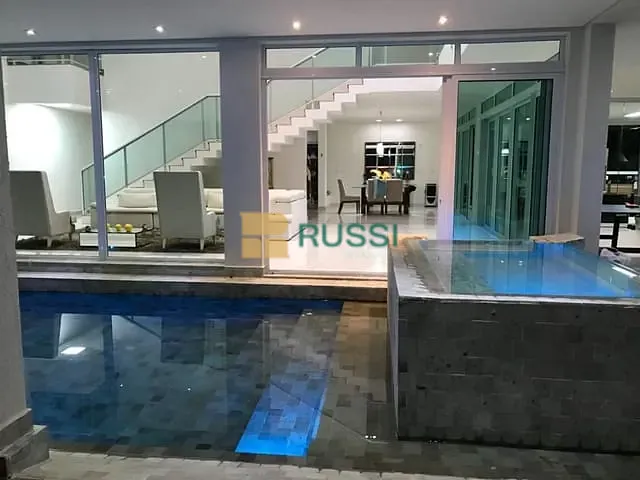 Casa com 1200m² 6 quartos e 8 banheiros, à venda, no bairro Condomínio Chácara Serimbura em São José dos Campos