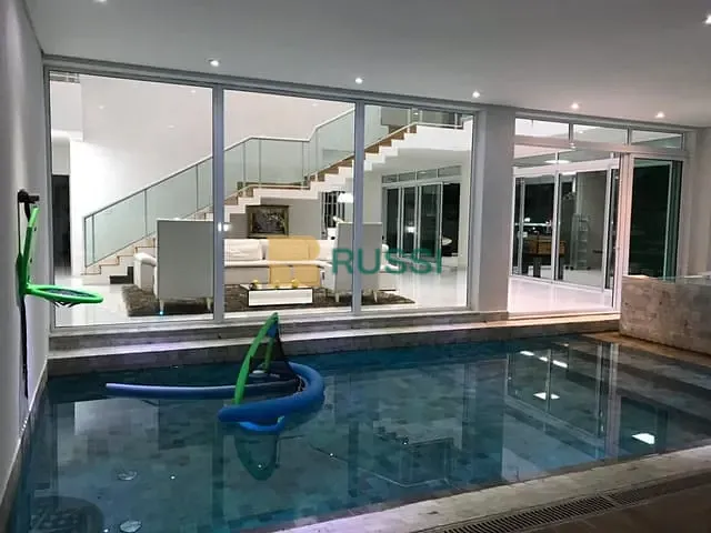 Casa com 1200m² 6 quartos e 8 banheiros, à venda, no bairro Condomínio Chácara Serimbura em São José dos Campos
