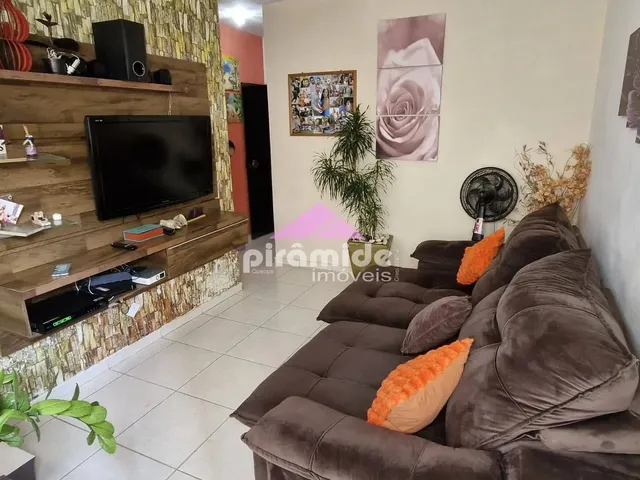 Casa com 100m² 2 quartos e 2 banheiros, à venda, no bairro Golfinhos em Caraguatatuba