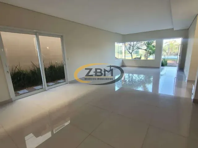 Casa com 300m² 4 quartos e 5 banheiros, para alugar, no bairro Esperança em Londrina